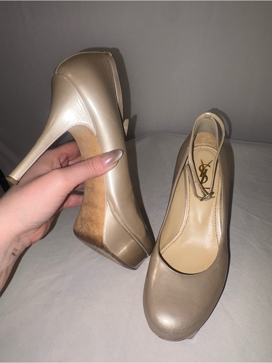Yves Saint Laurent Shoes - Yves Saint Laurent Pearl Beige Leather Pumps